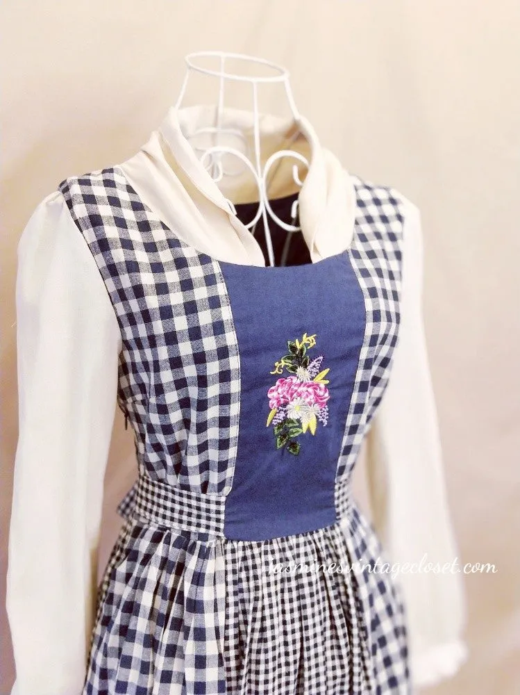 Alpines Valley dress (headkerchief included)