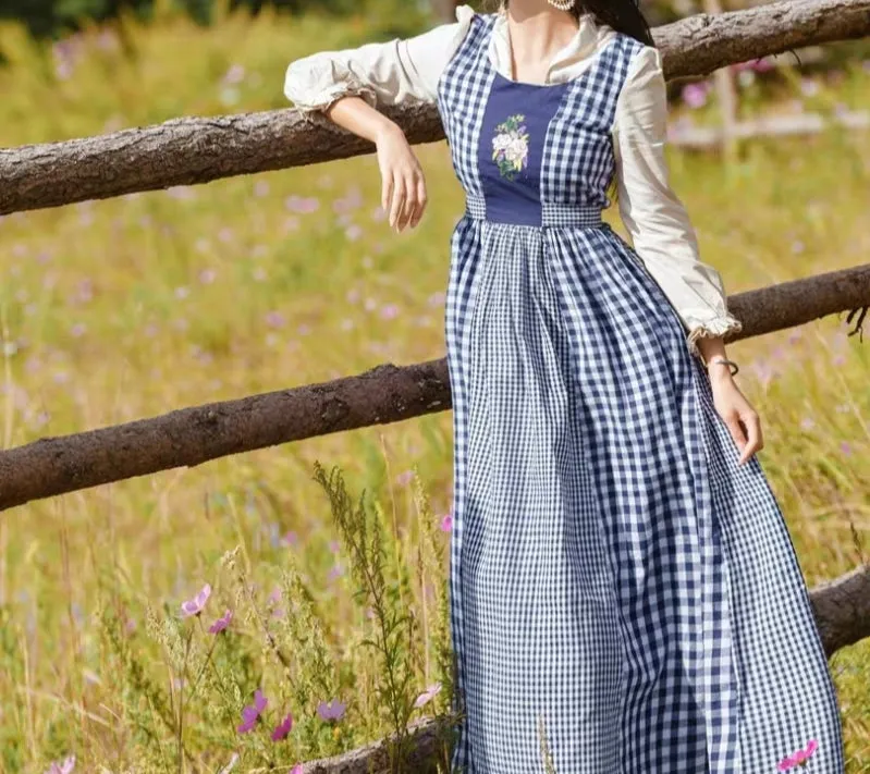 Alpines Valley dress (headkerchief included)